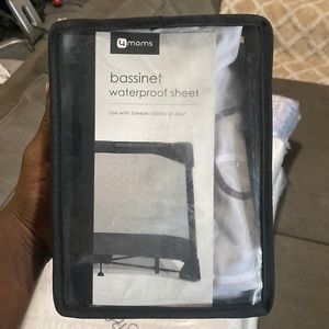 4moms waterproof bassinet insert sheet cover one of two. Bundle to save!